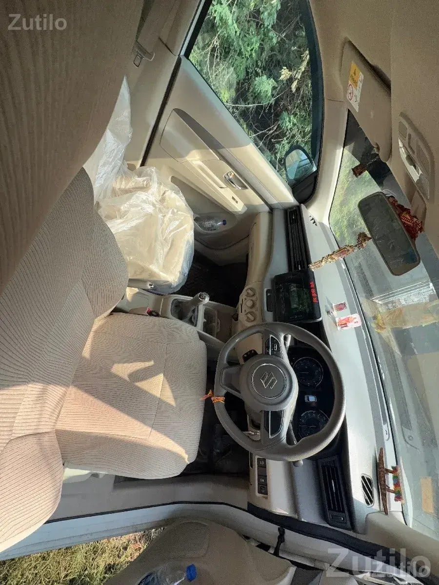Maruti Suzuki Ertiga White MPV - કાર - ખંભાળિયા - Image 2