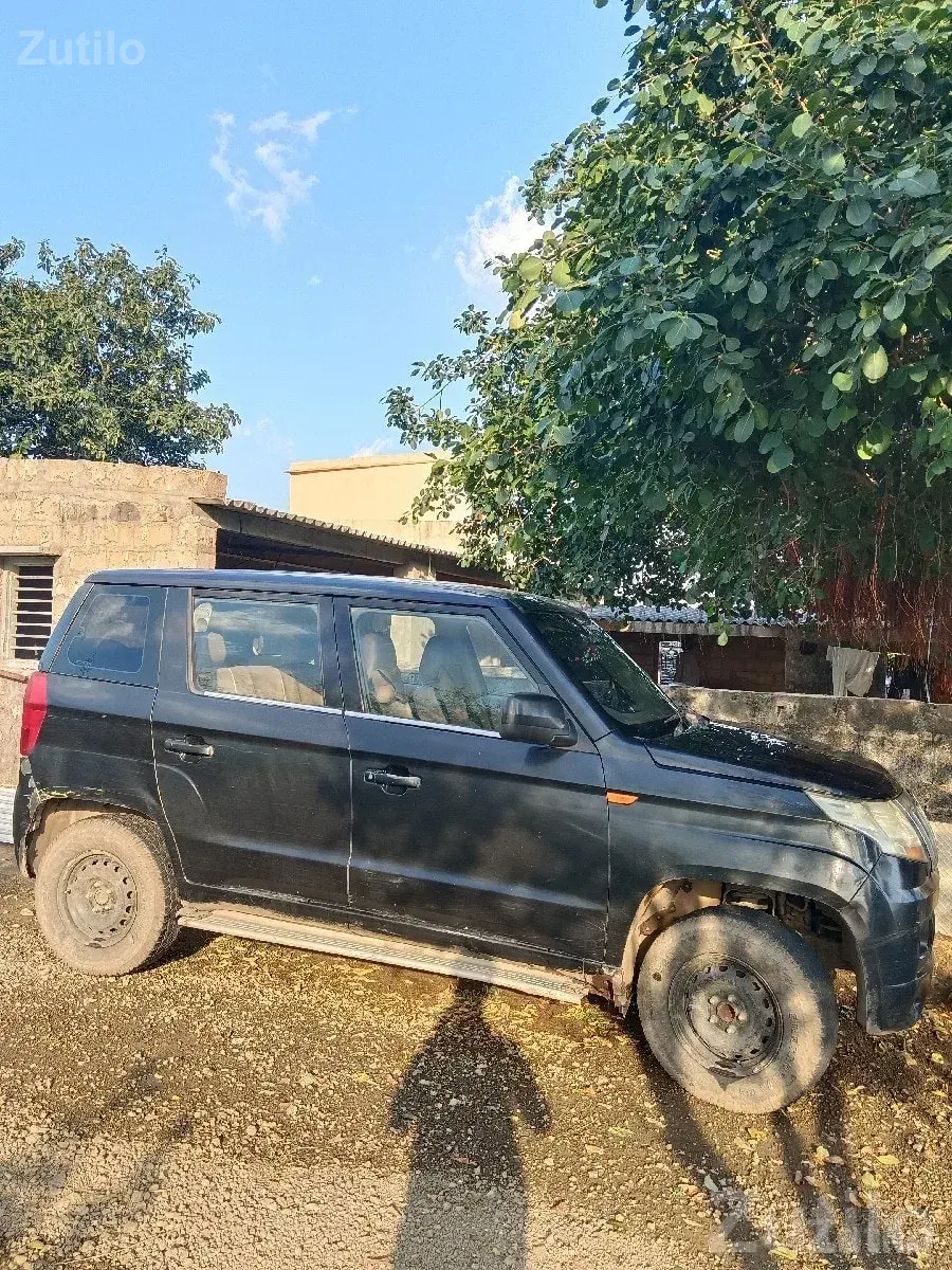 Mahindra TUV300 T4 Diesel SUV Black - Cars - Kalyanpur - Image 2