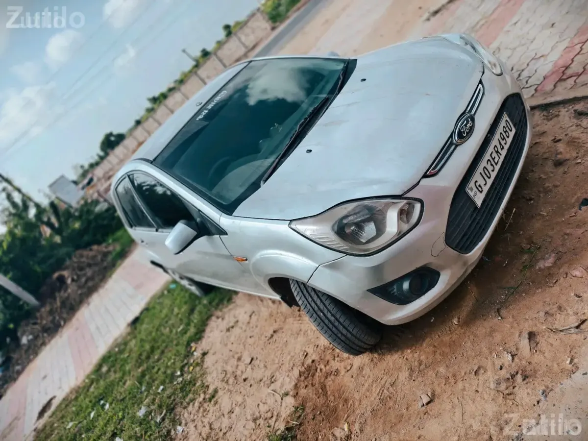 Ford Figo 2013 Hatchback 145000 km - કાર - રાપર - Image 5