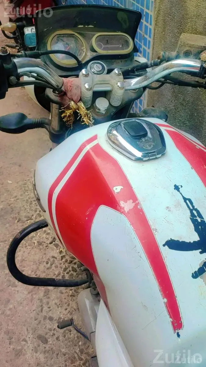Bajaj V15 Motorcycle for Sale - Bikes - Vanthali - Image 3