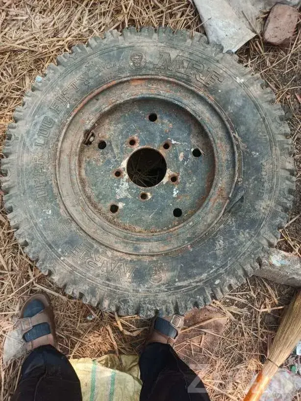 Bolero Wheel Plate with Heavy Tyre - ઓટો પાર્ટ્સ - ભાવનગર શહેર - Image 3