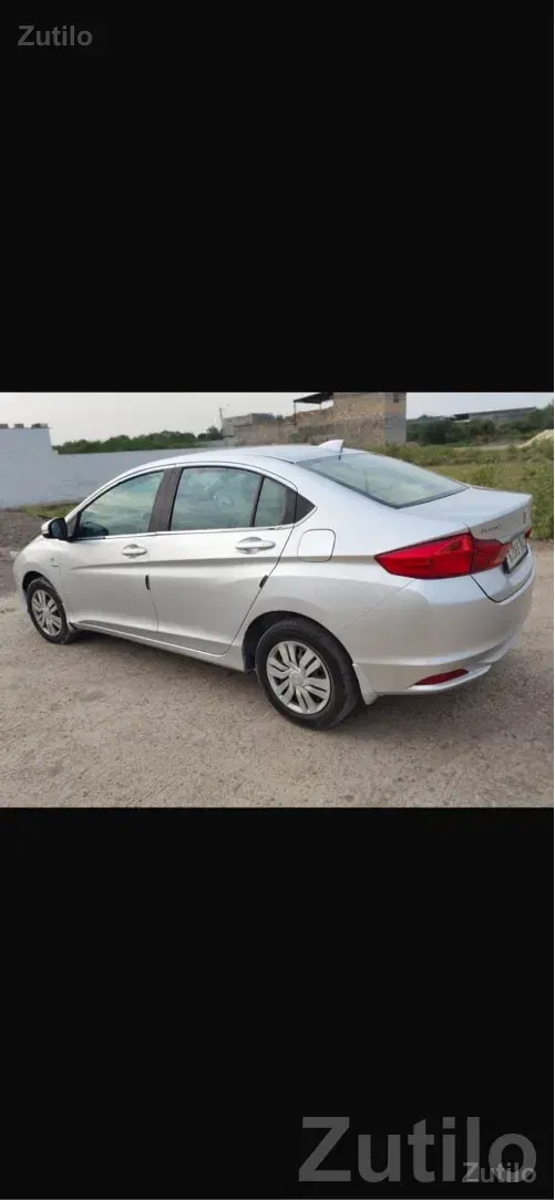 Honda City Silver Sedan – Well Maintained - કાર - મેન્ડરડા - Image 3