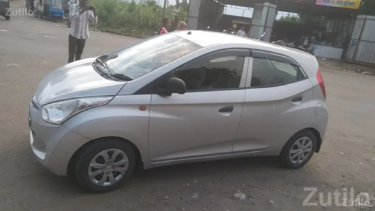 Silver Compact Hatchback Car for Sale - Cars - Bhanvad - Image 2