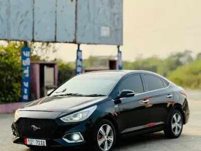 Hyundai Verna Black Top Diesel Sedan