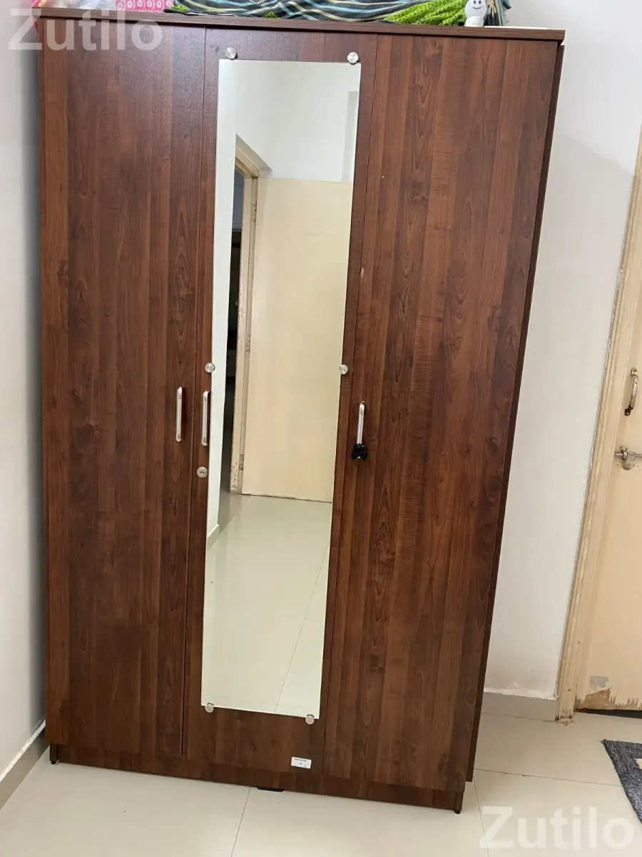 Brand new word robes with 03 doors - વોર્ડરોબ, કબાટ અને સ્ટોરેજ - અમદાવાદ શહેર - Image 2