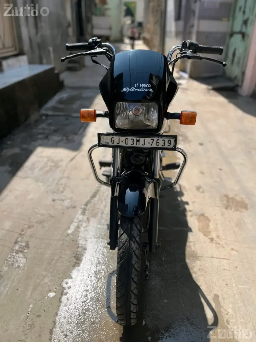 Hero Splendor Plus 2022 Bike 11700 Km - Bikes - Rajkot City - Image 5
