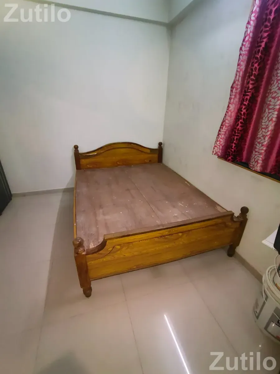 Queen size bed - Beds & Mattresses - Ahmedabad City - Image 2