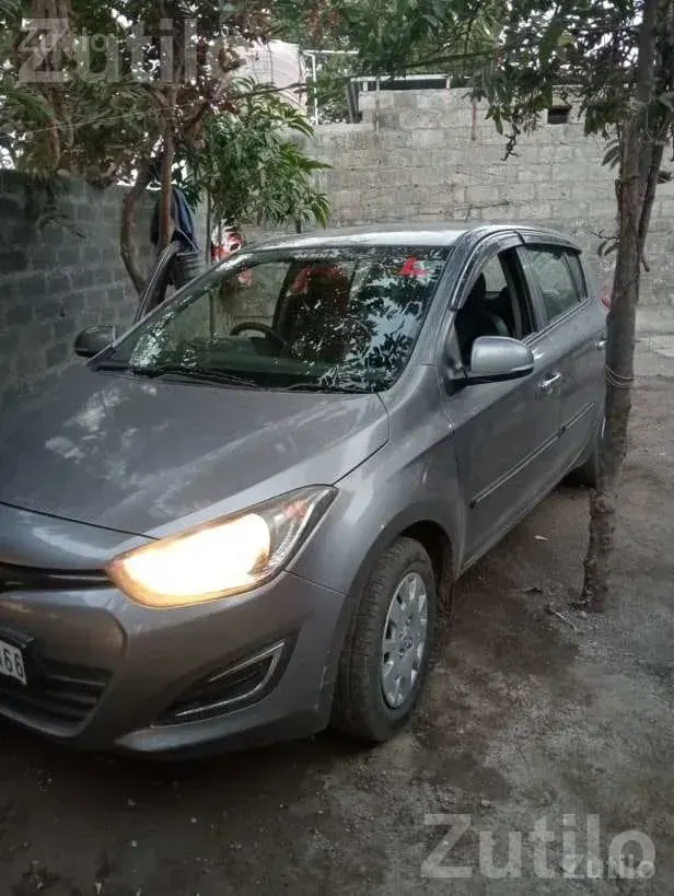 Hyundai i20 2014 Hatchback - કાર - ગઢડા - Image 2