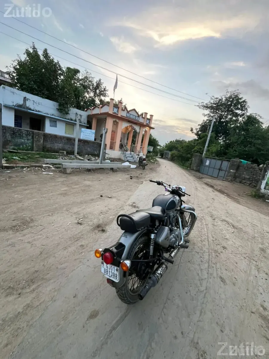 Royal Enfield Classic 350 2018 Bike - Bikes - Bhanvad - Image 3