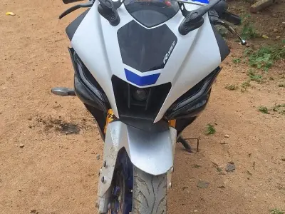 Yamaha r15m v4 Yamaha r15m v4