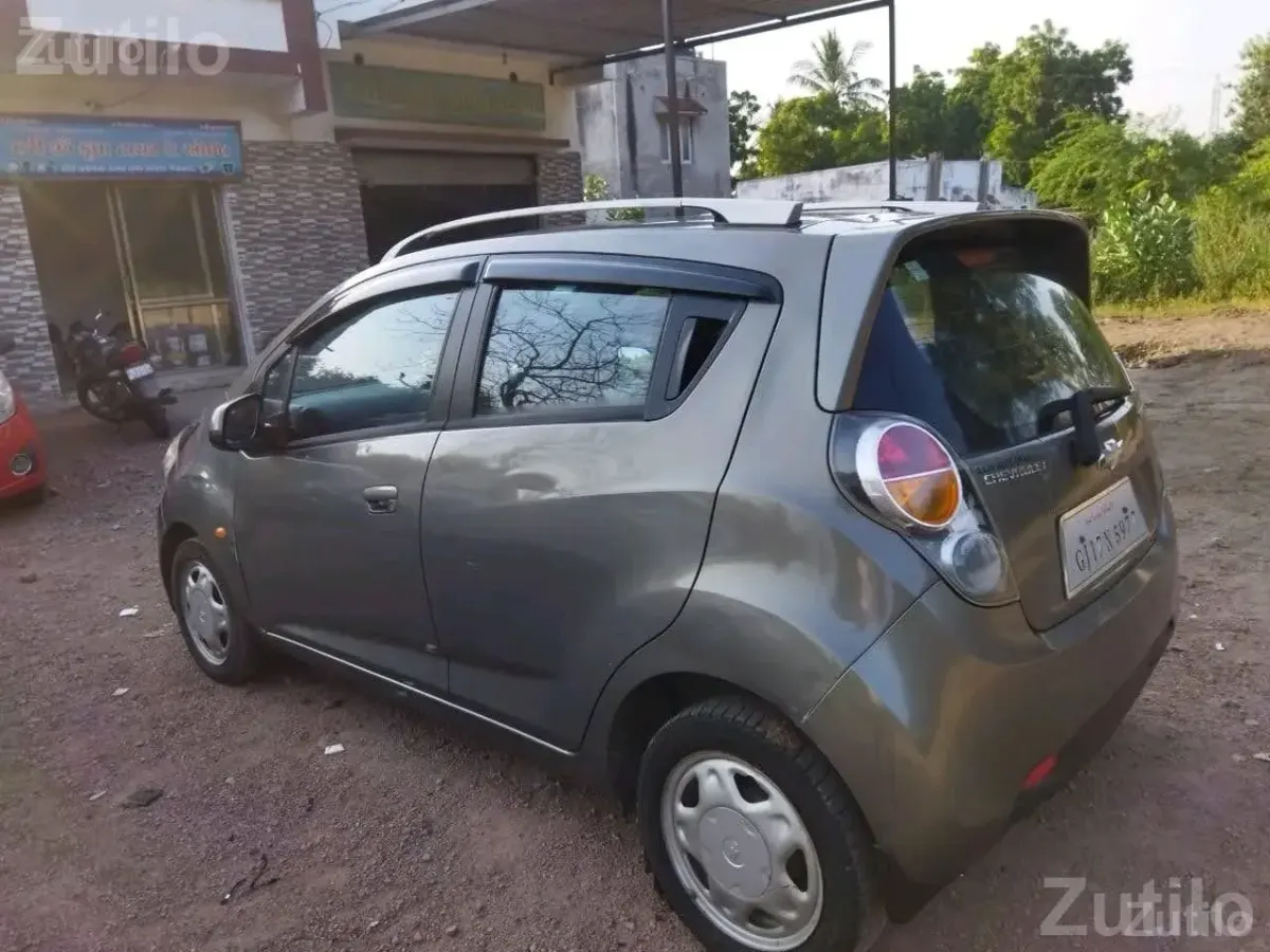 Chevrolet Beat Grey Hatchback Car - કાર - ભાવનગર શહેર - Image 4