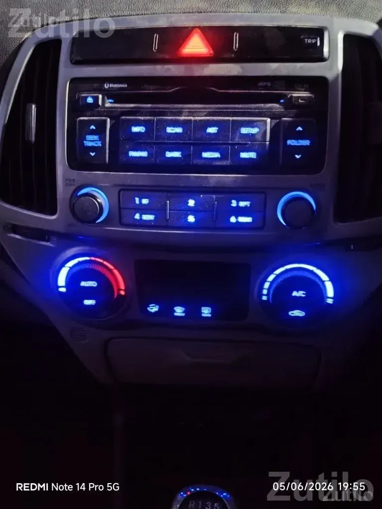 2014 Hyundai i20 Sportz Diesel Hatchback - Cars - Mehsana City - Image 5