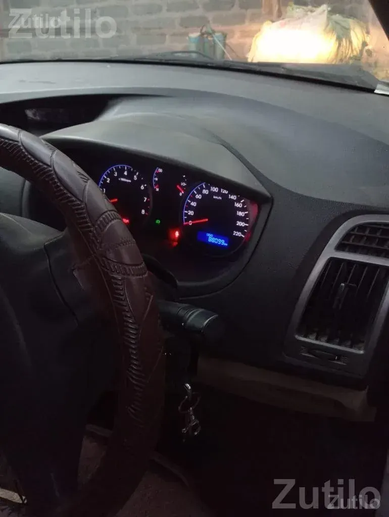 Hyundai i20 2014 Hatchback - કાર - ગઢડા - Image 5