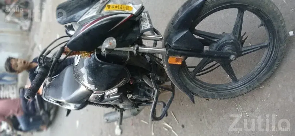 2021 Motorcycle in Black Good Condition - બાઇક્સ - સુરત શહેર - Image 5