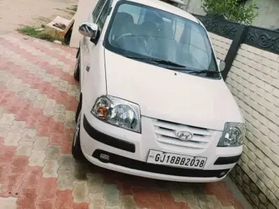 Hyundai Santro 2012 White Hatchback Hyundai Santro 2012 White Hatchback
