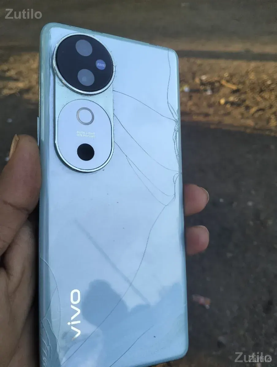 Vivo V 40 - Mobile Phones - Gadhada - Image 3