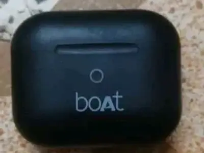 boAt Airdopes Wireless Earbuds with Case boAt Airdopes Wireless Earbuds with Case