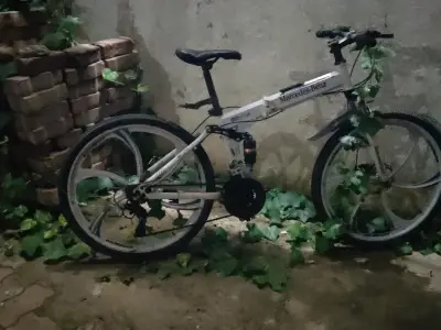 Cycle b.m w Mercedes Benz Cycle b.m w Mercedes Benz