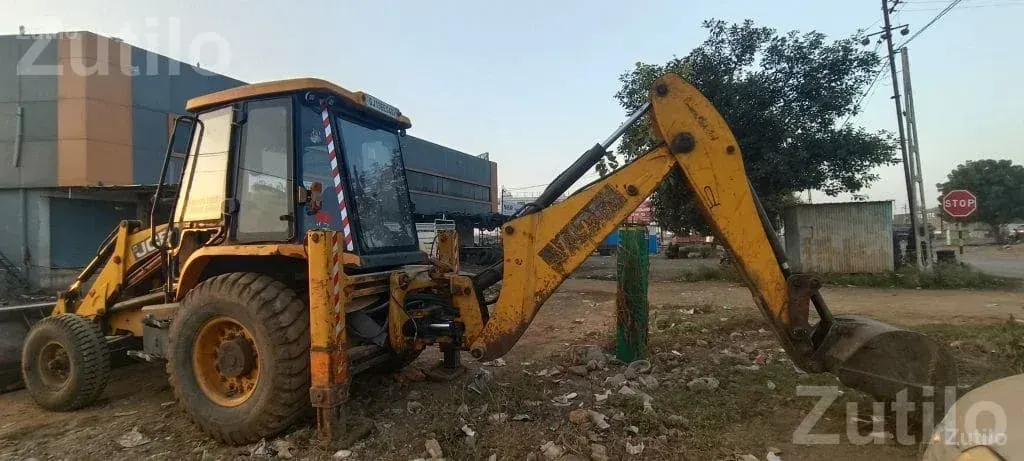 JCB Backhoe Loader for Sale - બાંધકામના વાહનો - હળવદ - Image 2
