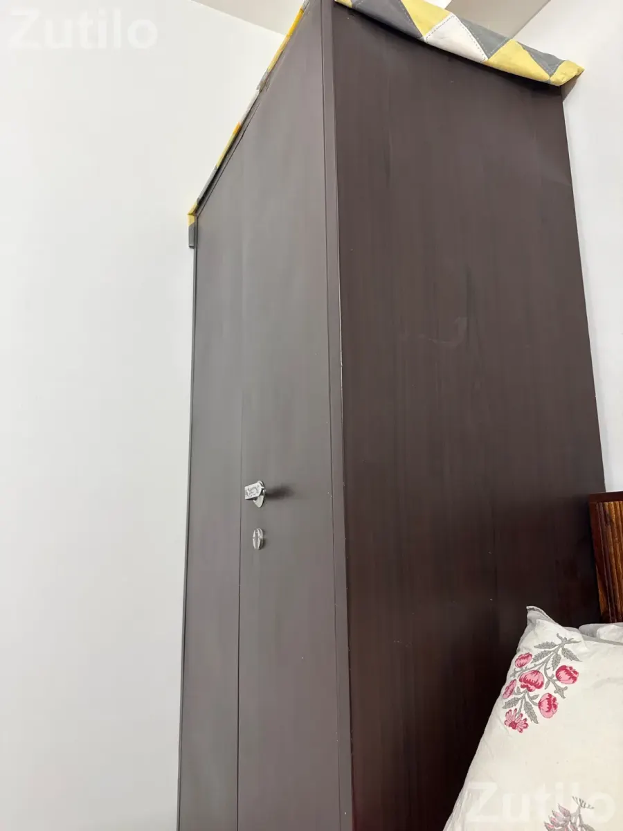 Steel almirah, very good condition - વોર્ડરોબ, કબાટ અને સ્ટોરેજ - અમદાવાદ શહેર - Image 2
