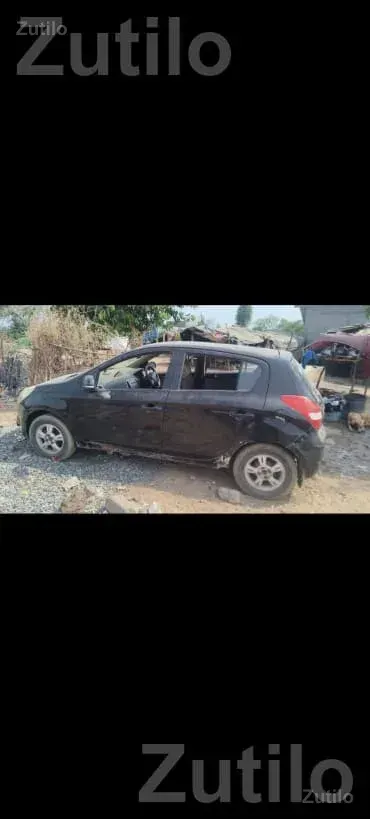2011 Hyundai i20 Petrol Hatchback - Cars - Bhuj - Image 3