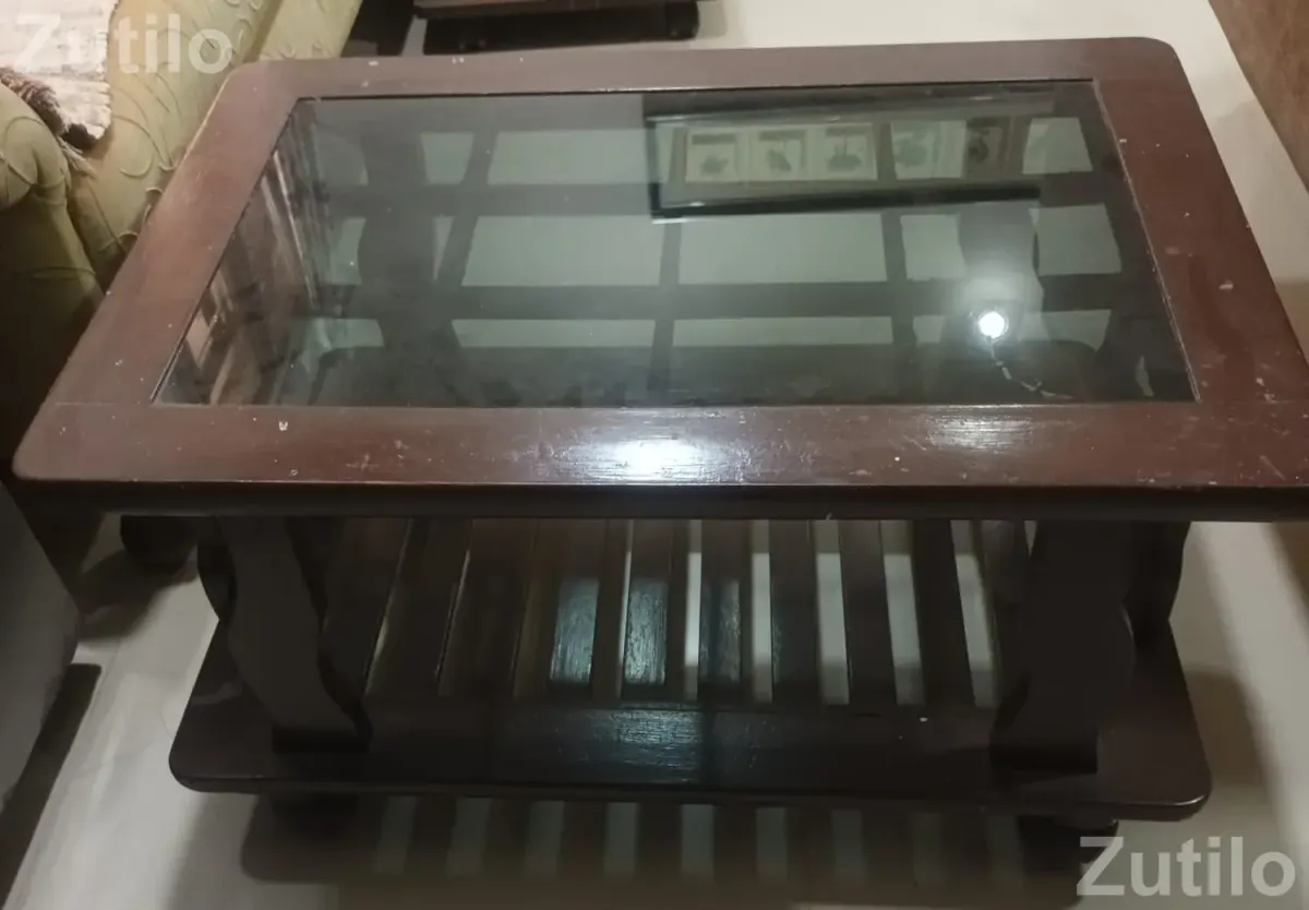 1 years used sofa.. sell urgently with center tabel - સોફા સેટ અને કાઉચ - અમદાવાદ શહેર - Image 4