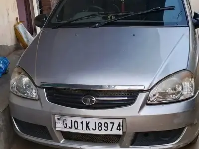 Tata Indica eV2 CR4 Silver Hatchback Tata Indica eV2 CR4 Silver Hatchback