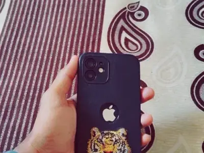Apple iPhone 12 with Tiger Case Apple iPhone 12 with Tiger Case