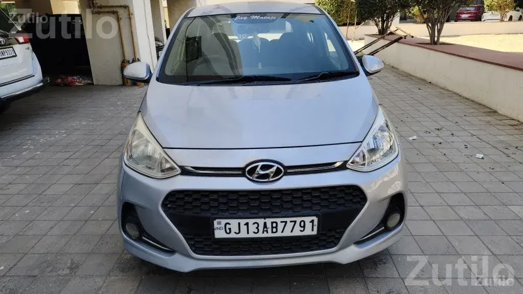 Hyundai Grand i10 Sportz 2017 Petrol CNG - Cars - Rajkot City - Image 3