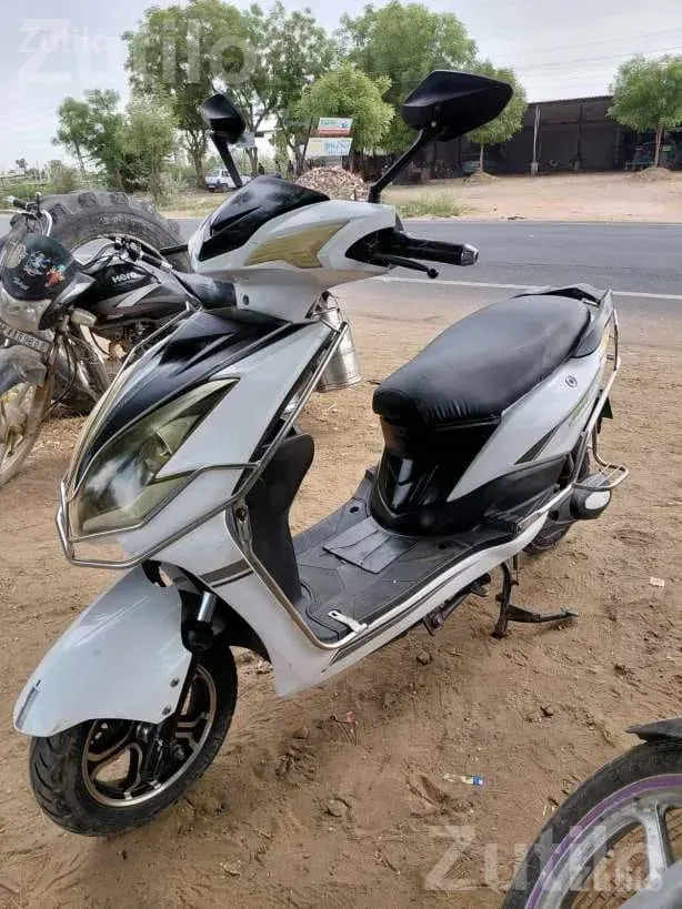 Joy Electric Scooter with Lithium Battery - Bikes - Patan City - Image 4