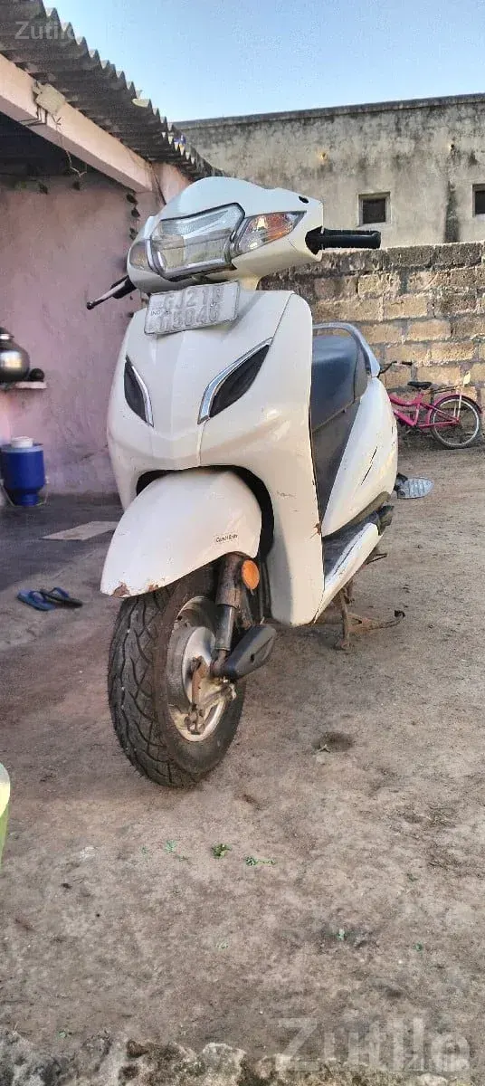 Honda Activa 5G 2019 White Scooter - બાઇક્સ - જામજોધપુર - Image 2