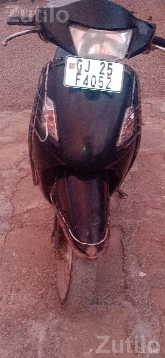 Self Start Scooty in Running Condition - Bikes - Kutiyana - Image 3