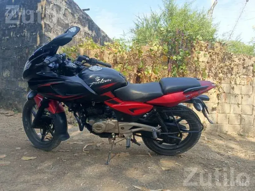 Bajaj Pulsar 220 2015 Bike - Bikes - Porbandar City - Image 3
