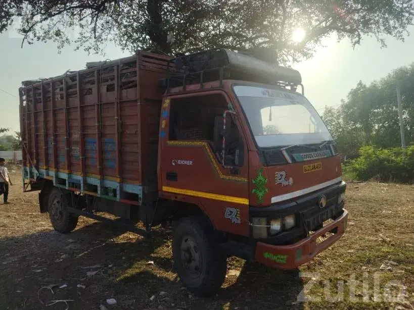 Eicher 1059 Truck 2013 with 12.5 Feet Body - Trucks & Lorries - Jambusar - Image 2