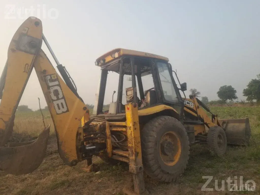 JCB 3DX 2011 Backhoe Loader - Construction Vehicles - Vallabhipur - Image 3