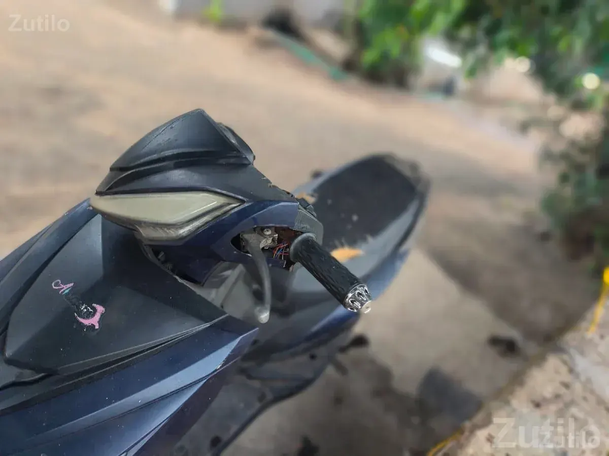 Used Nova Electric Scooty 10–15 km Range - બાઇક્સ - પોરબંદર - Image 2