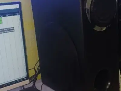 UIC Bluetooth Tower Speaker with Deep Bass UIC Bluetooth Tower Speaker with Deep Bass