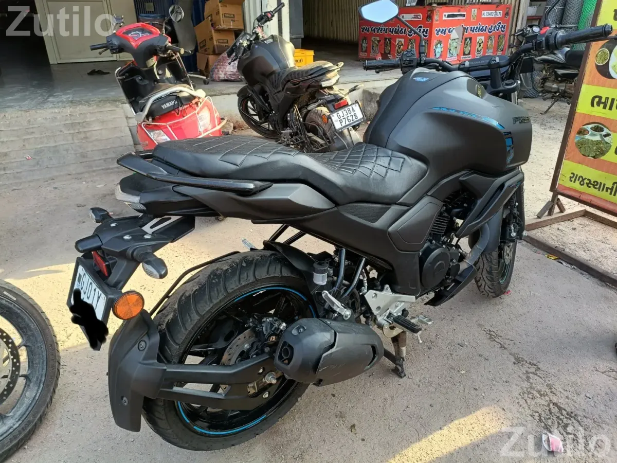 Yamaha FZS FI Hybrid Top Model | 8500 KM | Feb 2026 | Warranty | ABS - બાઇક્સ - અમદાવાદ શહેર - Image 4