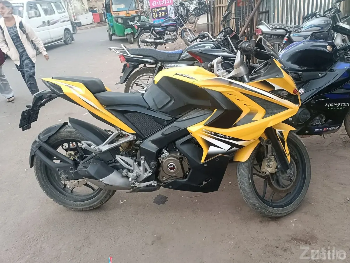 2017 Bajaj Pulsar RS200 Yellow Bike - બાઇક્સ - કલોલ - Image 2