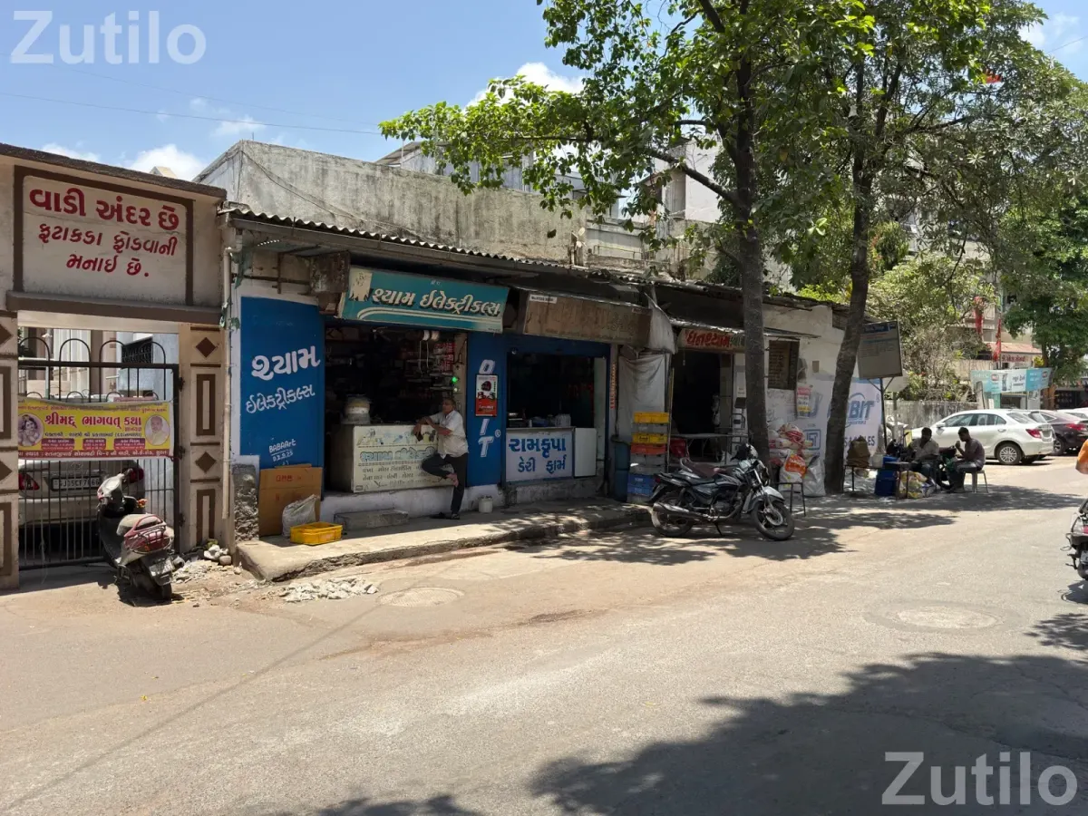 House for Sale with 3 Shop Dukan - ઘર વેચાણ માટે - છોર્યાસી - Image 4