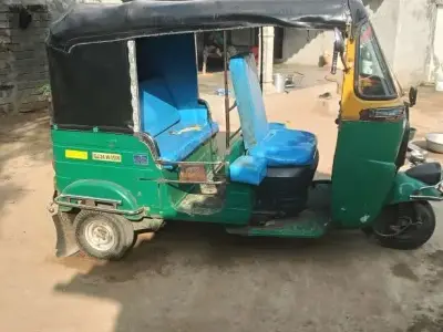 2016 2 Stroke Auto Rickshaw in Good Condition 2016 2 Stroke Auto Rickshaw in Good Condition