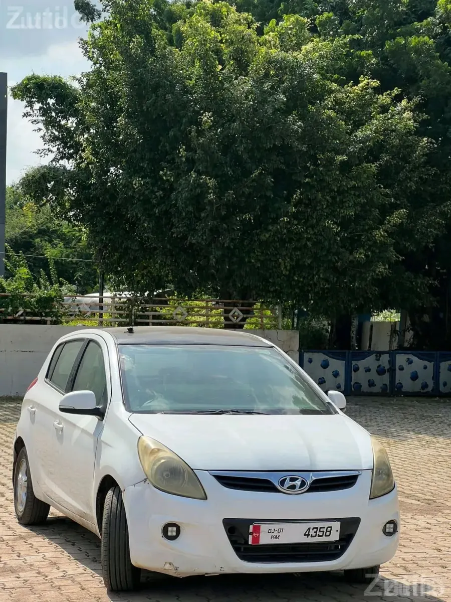 Hyundai i20 2011 Petrol Top Model - કાર - ભાવનગર શહેર - Image 5