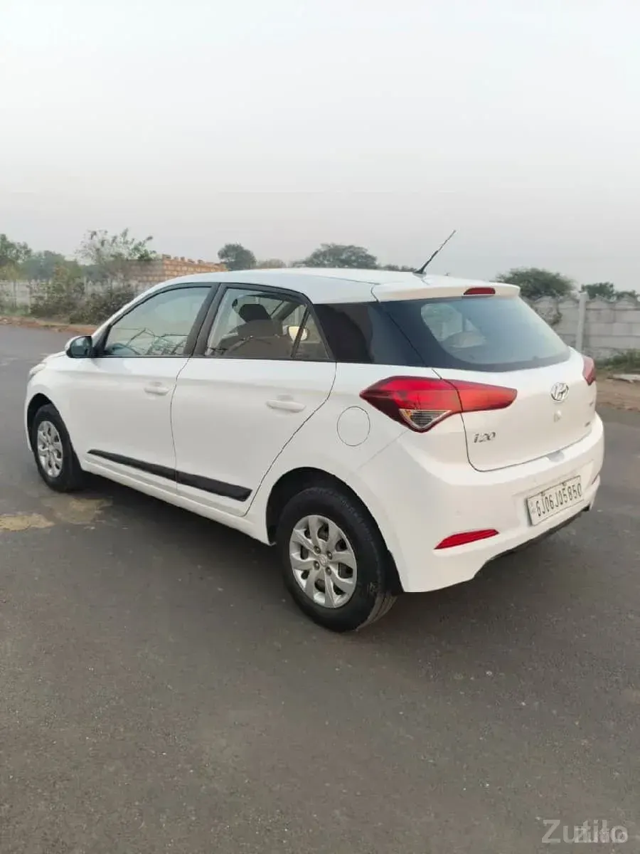 Hyundai i20
7228877902 - Cars - Rajkot City - Image 3