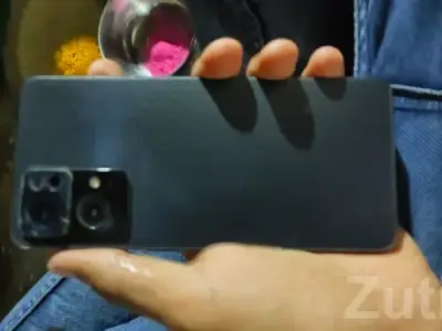 Sleek Dual-Camera Android Smartphone Sleek Dual-Camera Android Smartphone