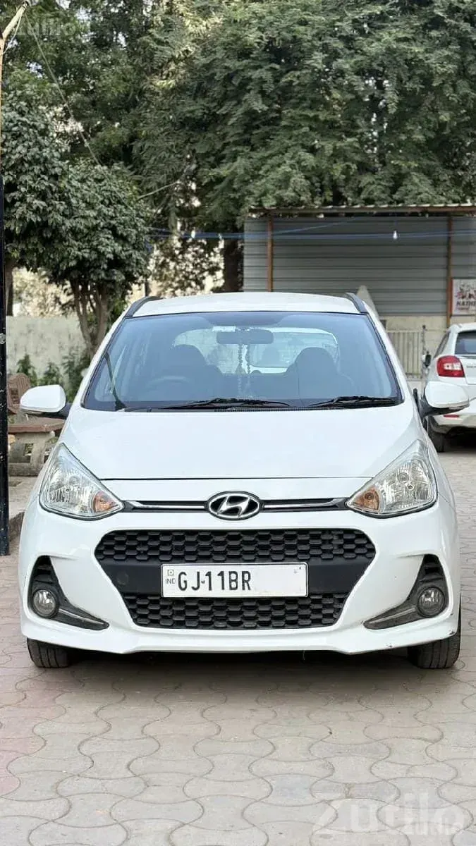 White Hyundai Grand i10 for Sale - કાર - મેન્ડરડા - Image 2