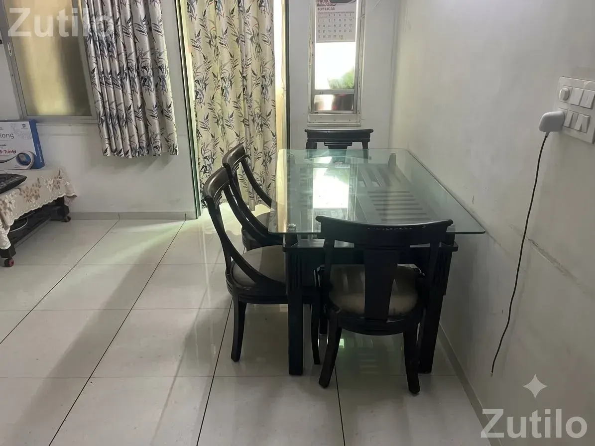 Dinning table with 6 chair - ડાઇનિંગ ટેબલ અને સેટ - વડોદરા શહેર - Image 3