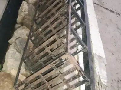 12 Foot Heavy Iron Ladder 12 Foot Heavy Iron Ladder