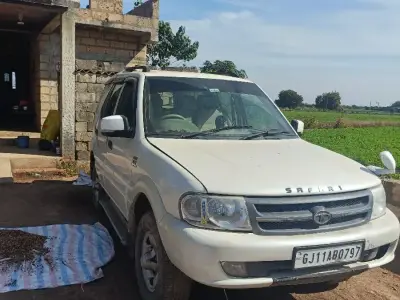 ગાડી વેચવાની છે ગાડી વેચવાની છે