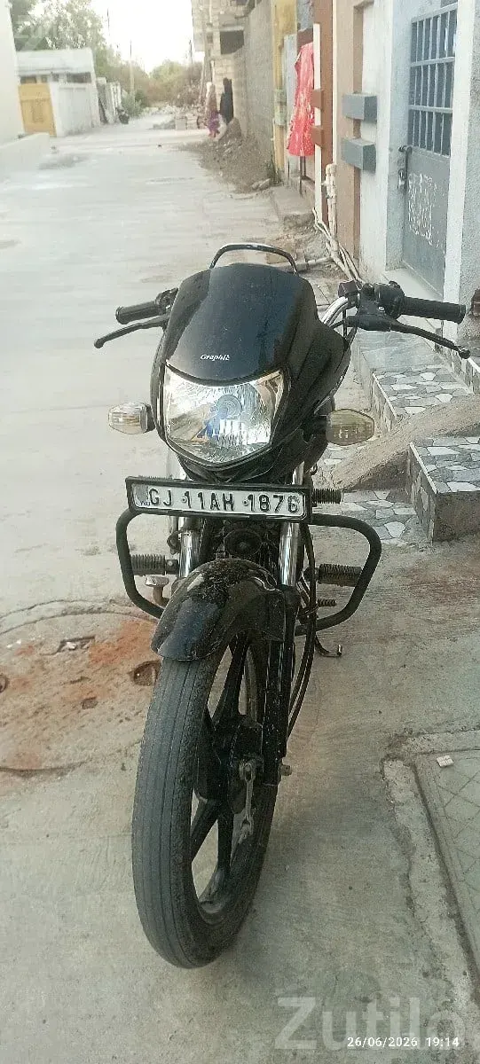 Hero Deluxe 2012 Motorcycle Second Owner - બાઇક્સ - જુનાગઢ - Image 3