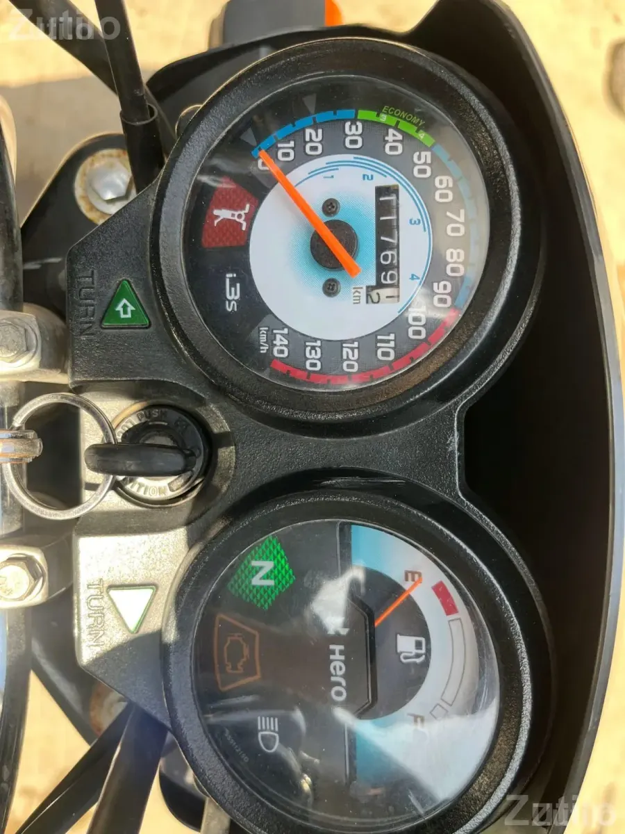 Hero Splendor Plus 2022 Bike 11700 Km - Bikes - Rajkot City - Image 4